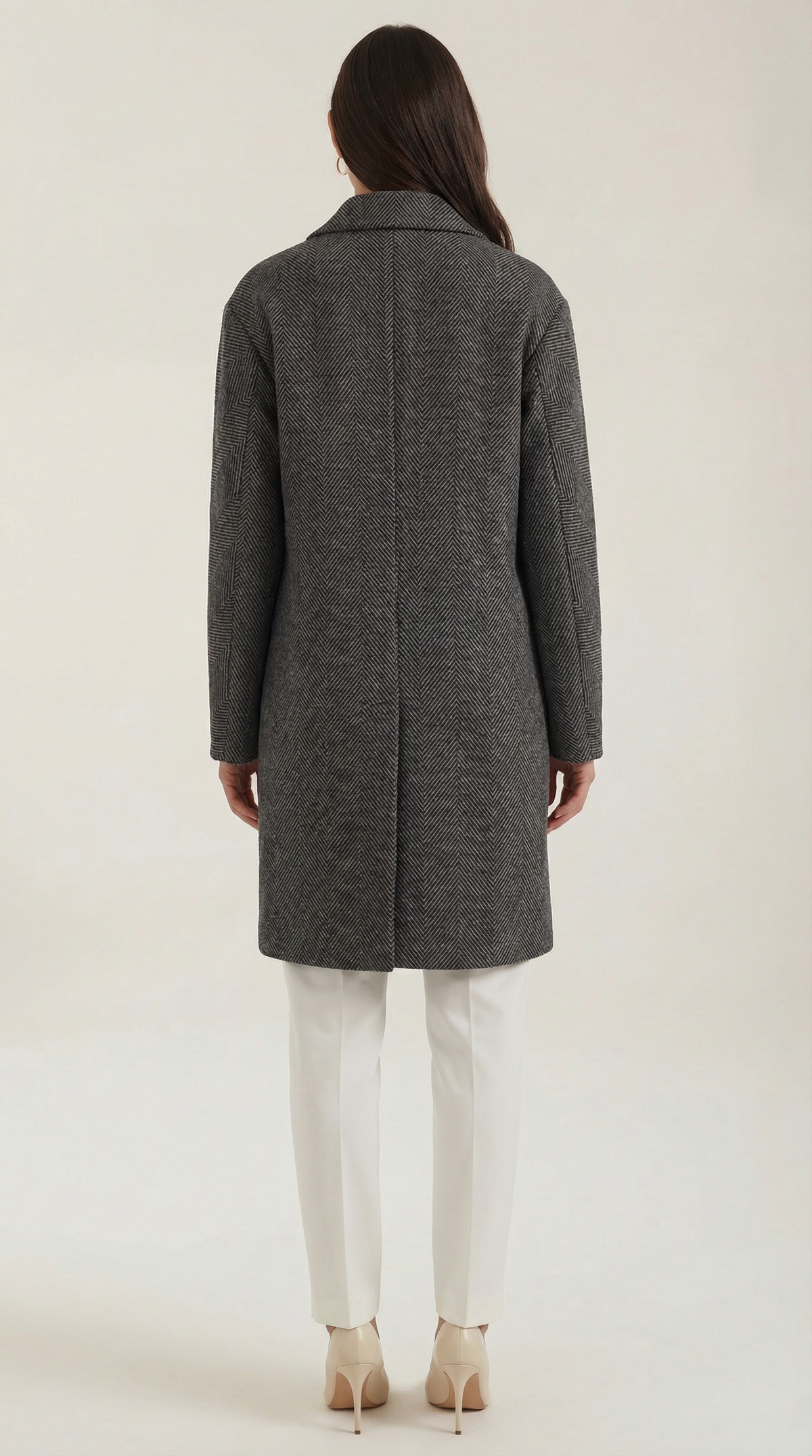 Amparo | trench largo de corte clásico en gris oscuro