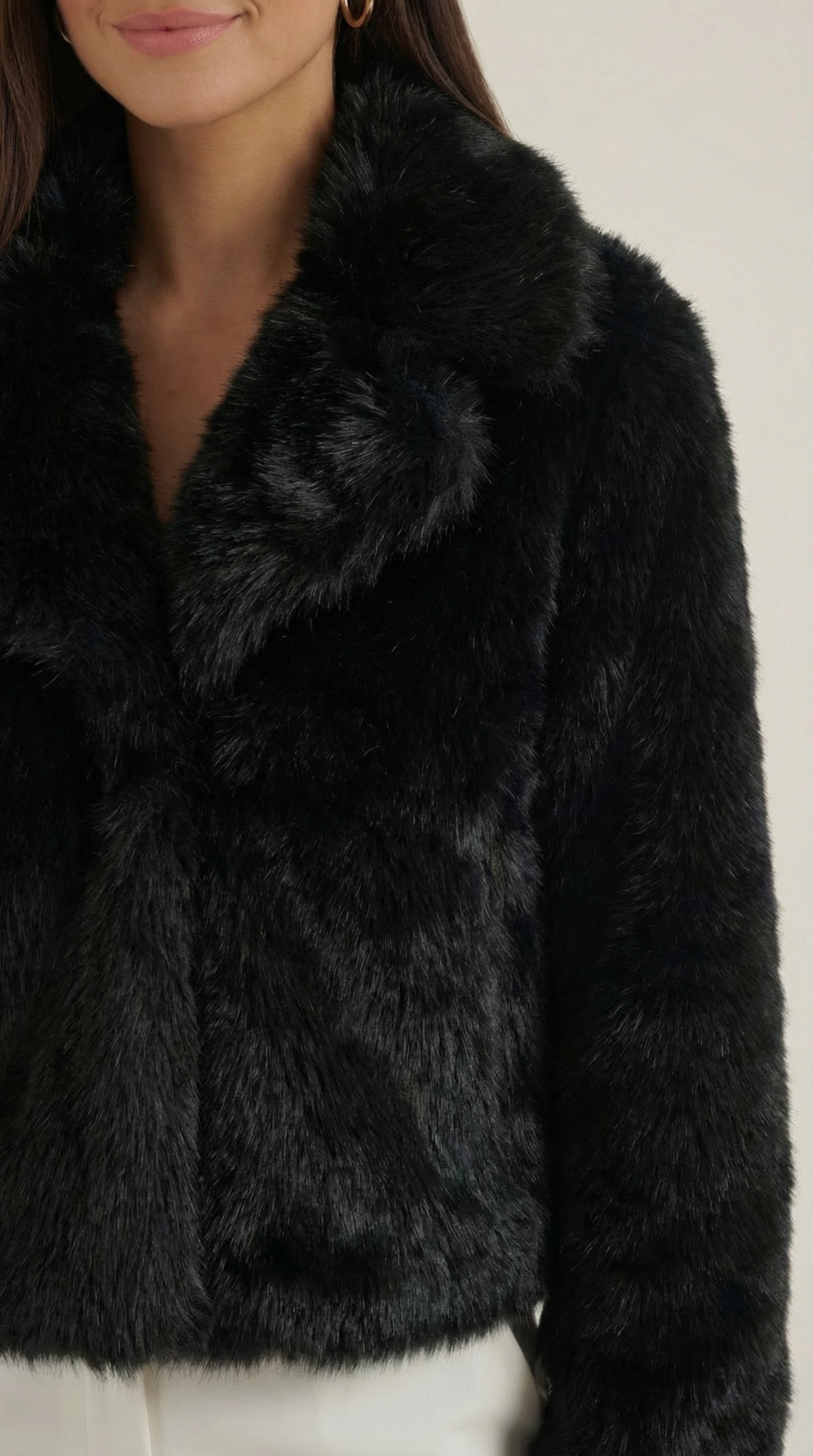 Patricia | chaqueta negra de estilo peludo