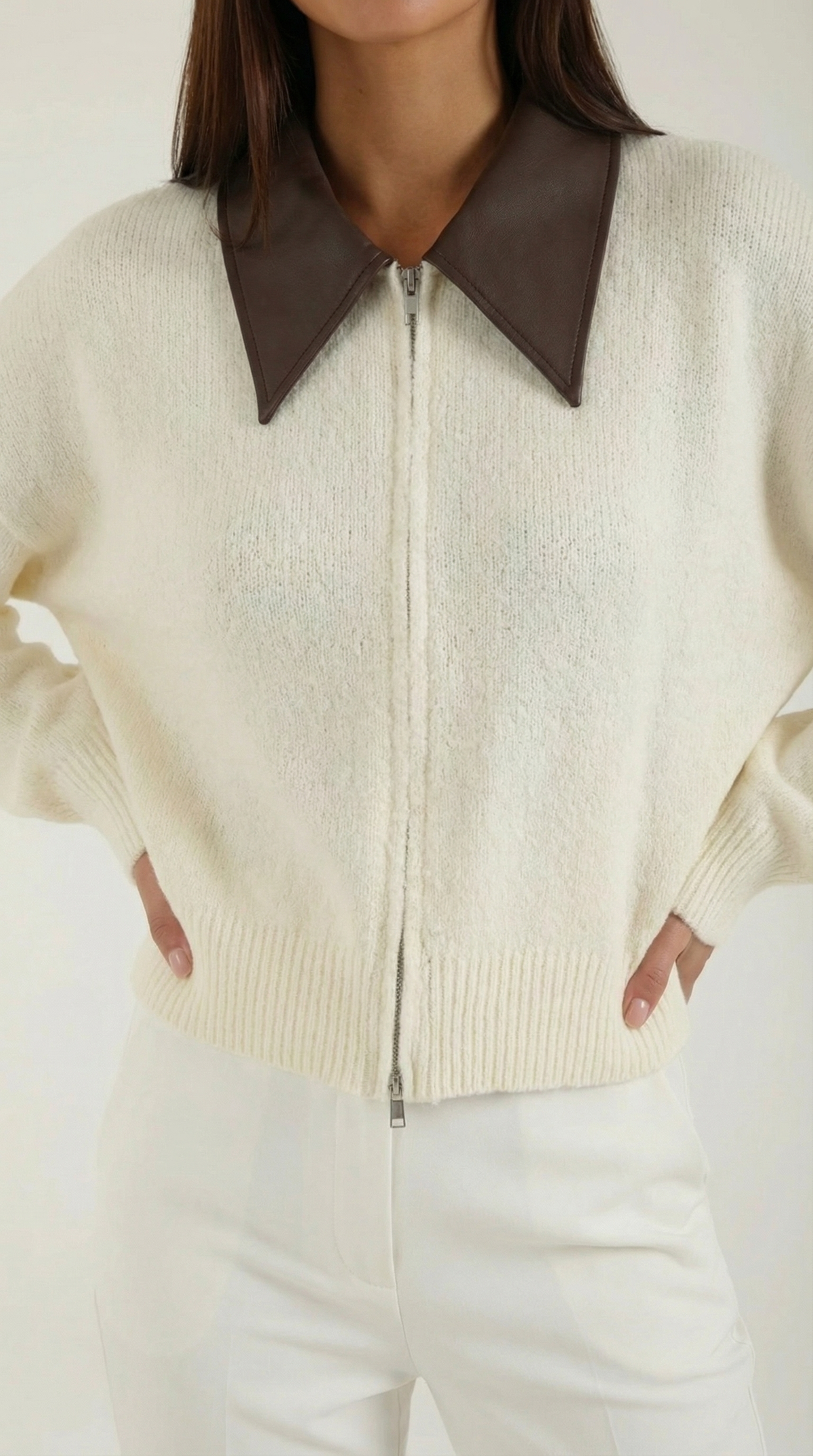 Elena | chaqueta corta con cuello en contraste y doble cremallera