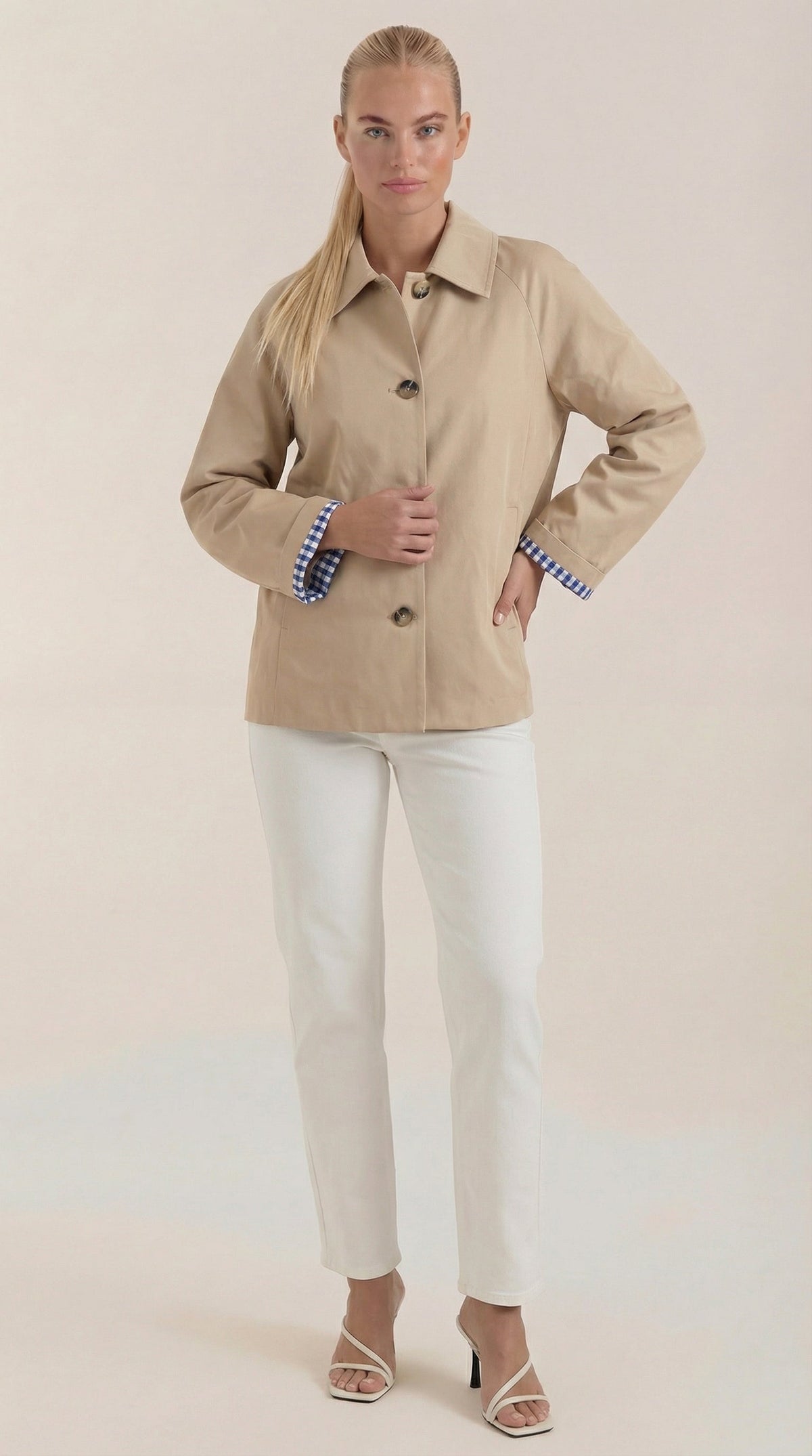 Carmen | trench con forro a rayas y detalles en las mangas