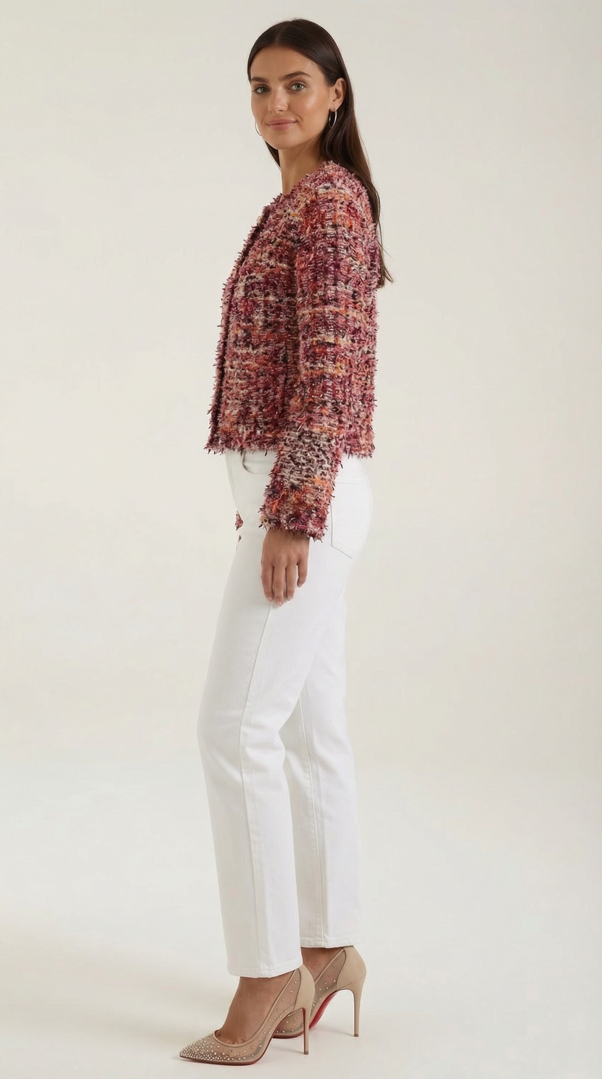 Julia | chaqueta corta con botones dorados y bordes deshilachados